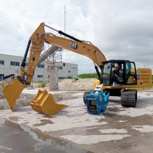 新潟県初！アタッチメント交換システムを搭載した重機を導入しました